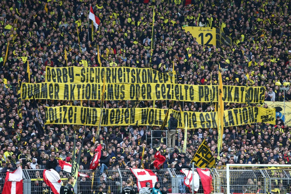 Spruchband vor dem Derby 2014