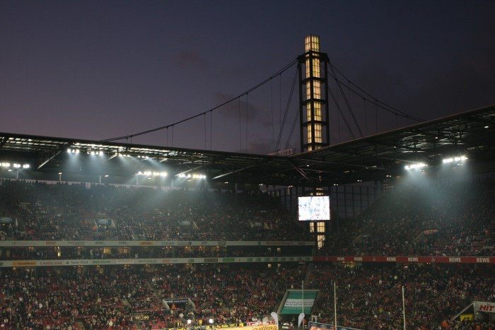 Flutlicht in Köln schafft immer eine besondere Atmosphäre