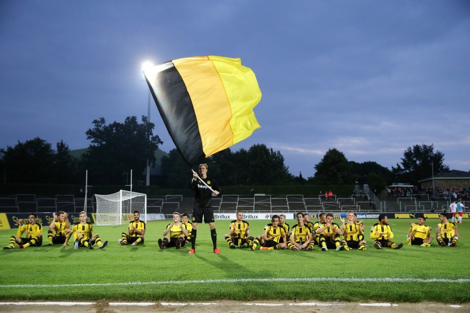 Die Spitze im Blick, die Fans im Rücken