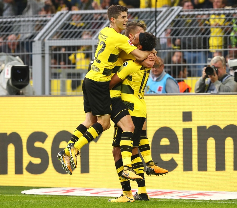 Anfang der Saison wurde in Dortmund noch gekuschelt und gejubelt.