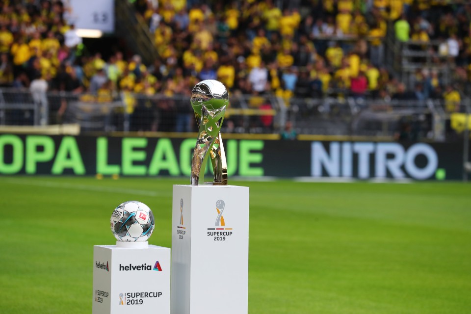 Um den Pokal geht es heute - der DFB-DFL-Supercup (Bild aus dem Jahr 2019)